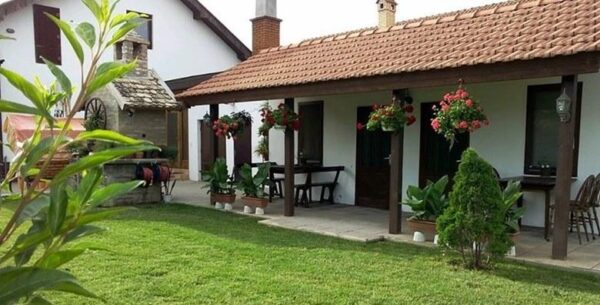 ODMOR U BARANJI - posjetite Kneževe vinograde i Beljski vinski <br>podrum uz ...