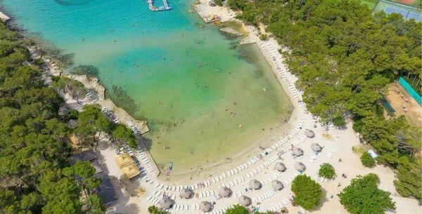 PINE BEACH ALL INCLUSIVE LIGHT - 2 noćenja u mobilnim kućicama za<br> 2 odras... – Jadran ponuda