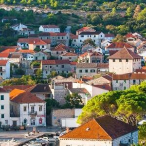 Fontana Bayside Park 4*, Jelsa - 1 ili više noćenja<br> za do 5 osoba i do 2 ... – Jadran ponuda